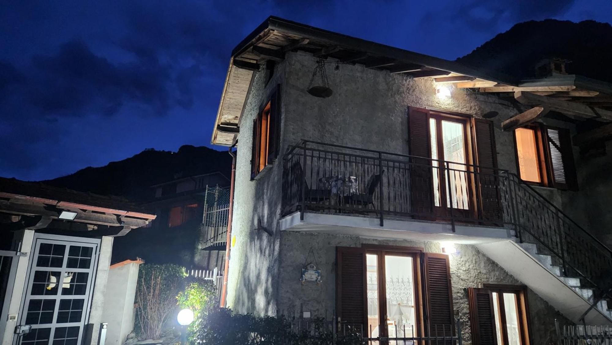 Laura'S Cottage With Lake View, Detached, 5 Kilometers From Varenna Lierna Extérieur photo