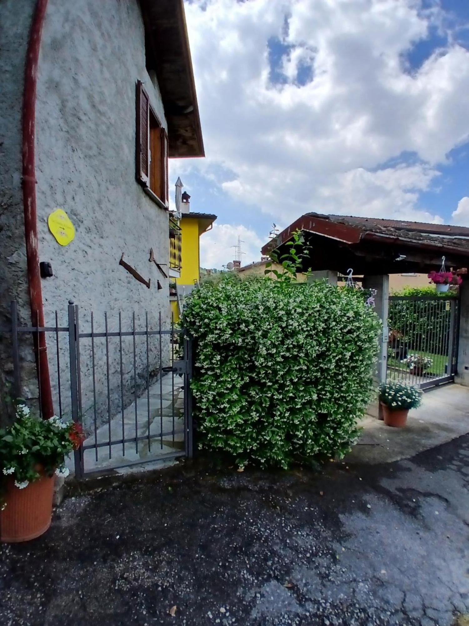Laura'S Cottage With Lake View, Detached, 5 Kilometers From Varenna Lierna Extérieur photo